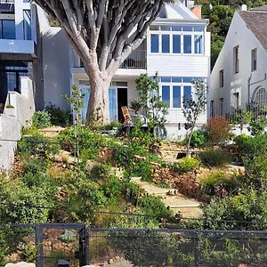  Guest house The Dragon Tree